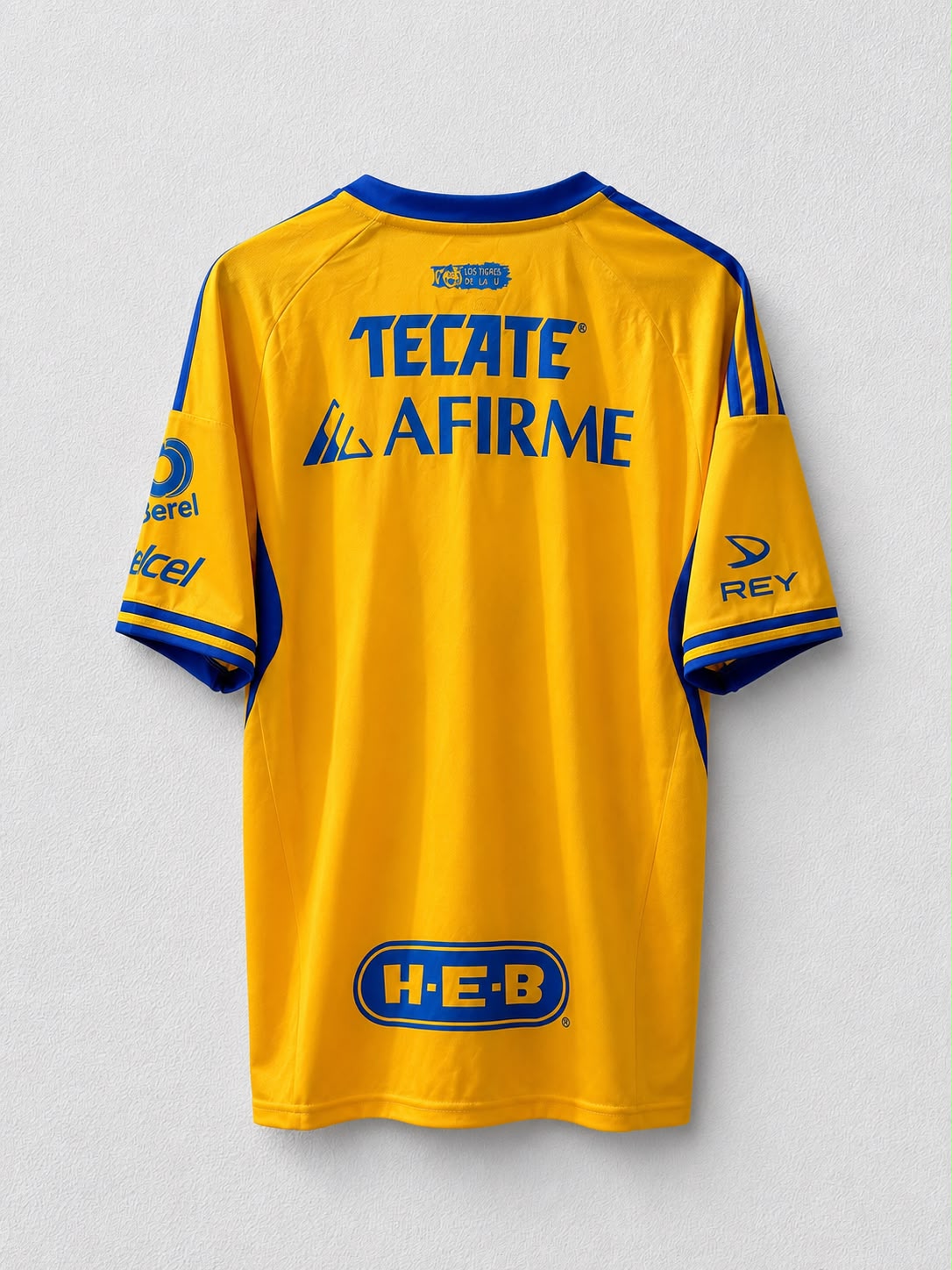 Detalle del jersey Tigres local 2025